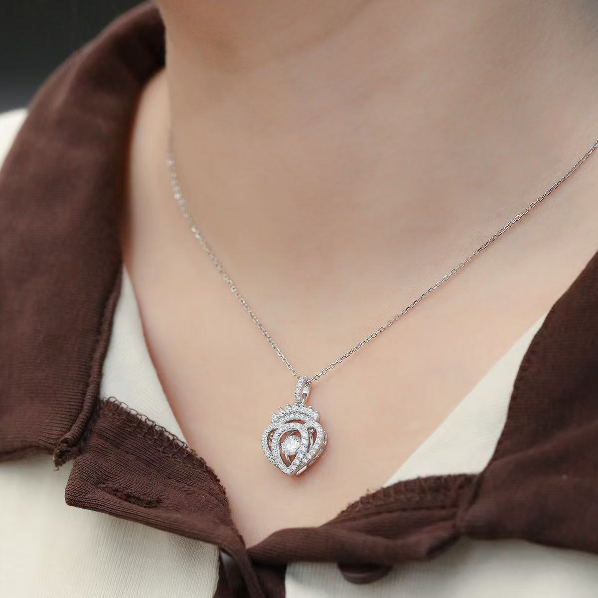 Felistly Jewelry Lively Hearts Series: Exquisite Moissanite Choker Necklace for Women