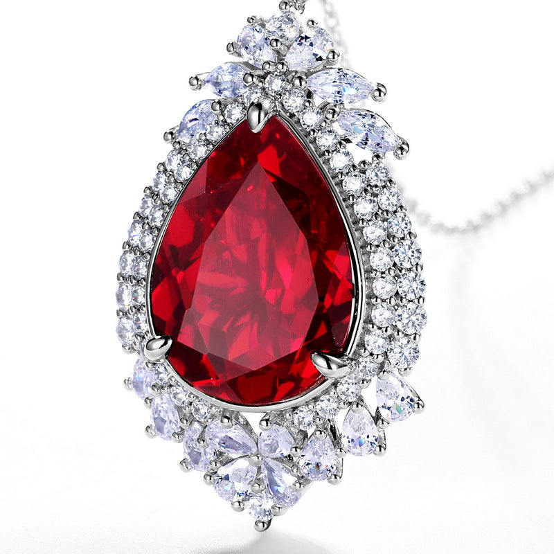 Luxury 21 CT Vintage Style Teardrop Moissanite Pendant – Statement Necklace in 925 Silver