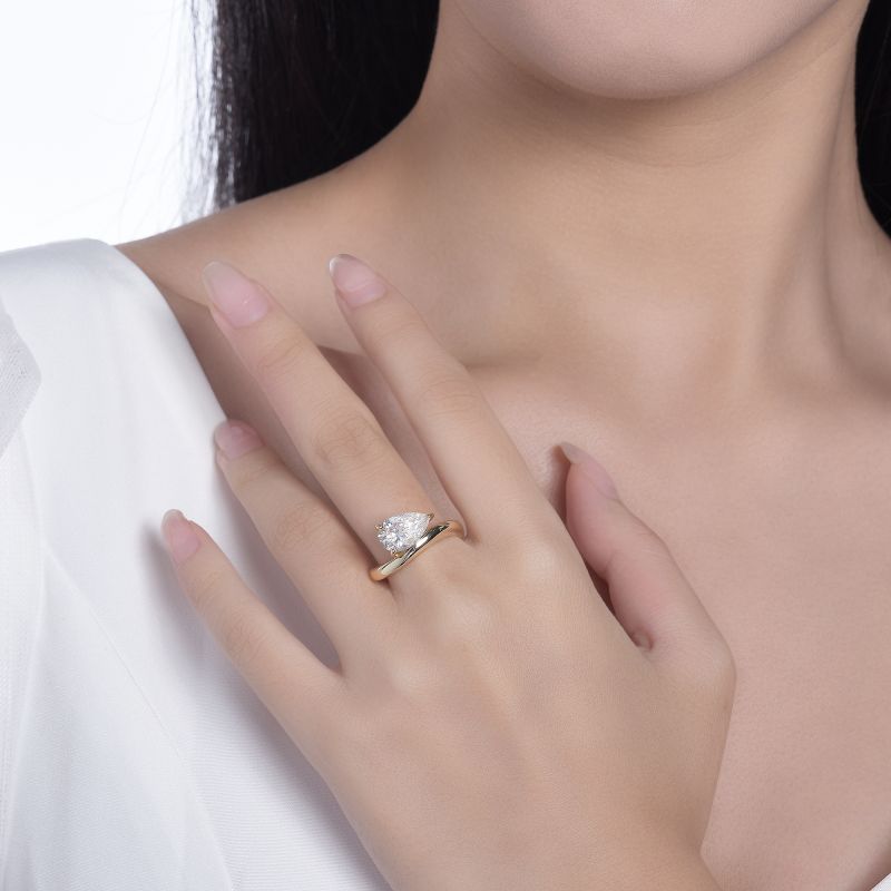 Felistly Jewelry: Unique Design Bestseller 3ct (7x11mm) Moissanite S925 Silver 18k Gold Plated Ring for Women