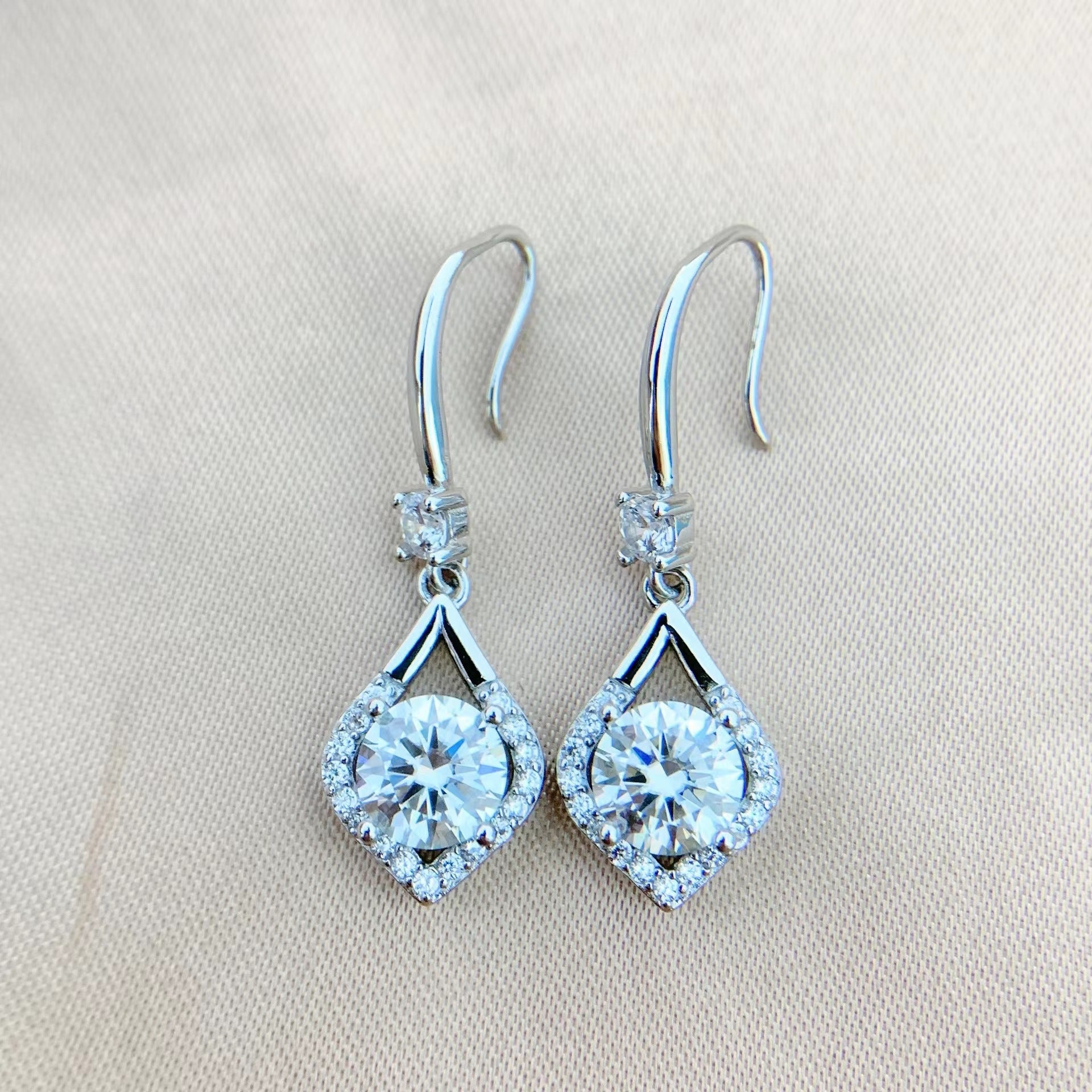 S925 Sterling Silver Moissanite Drop Earrings (1ct/2ct) – High-End Cubic Zirconia Fashion Dangle Earrings
