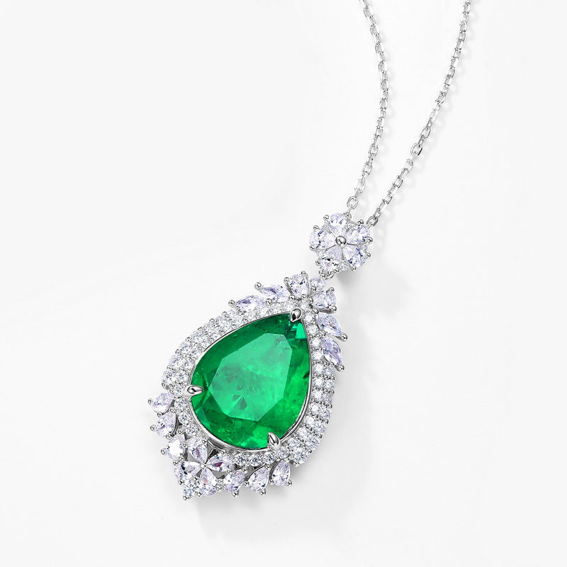 Luxury 21 CT Vintage Style Teardrop Moissanite Pendant – Statement Necklace in 925 Silver