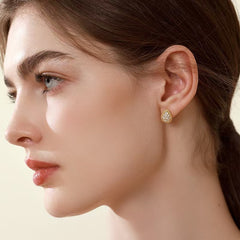 Minimalist S925 Sterling Silver Moissanite Stud Earrings for Women / Fashionable 18K Gold Teardrop Earrings New Arrival
