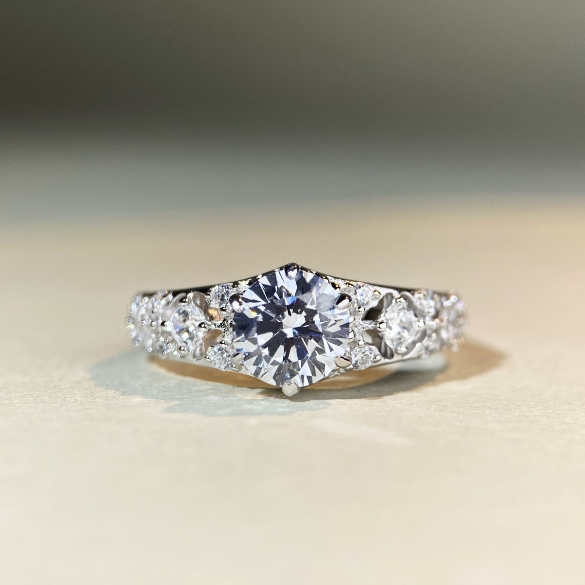 Felistly Jewelry: women's moissanite wedding band 925 Sterling Silver 1ct D Color Moissanite Ring for Women, D Color Hollow-Out VVS1 Moissanite Ring